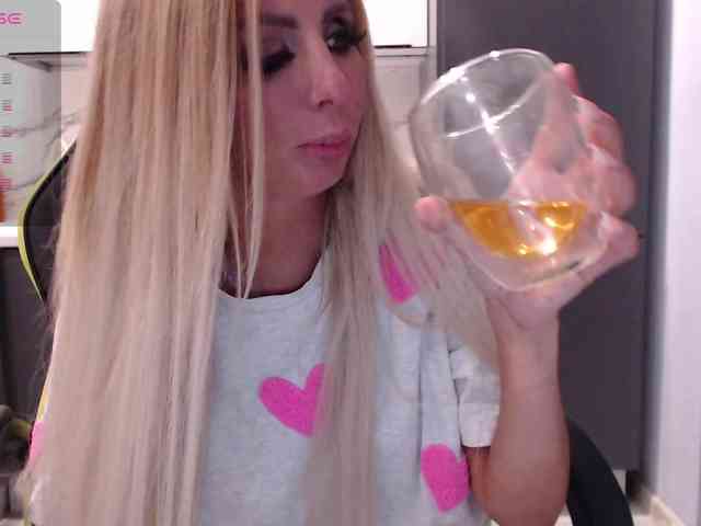 blondalina webcam
