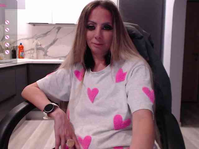 blondalina webcam