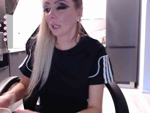 Модель: blondalina