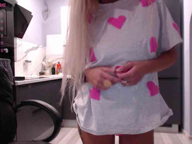 blondalina webcam