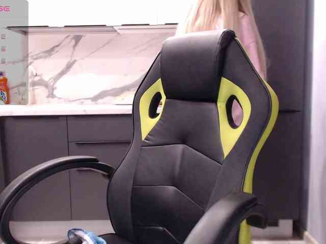 blondalina webcam