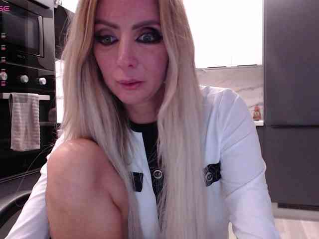 blondalina webcam