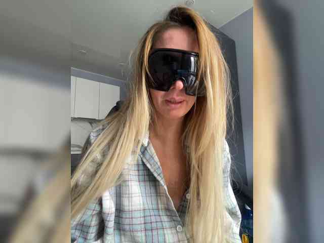 blondalina webcam