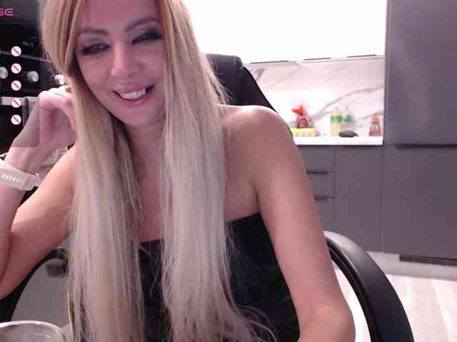 blondalina webcam