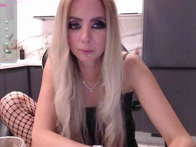 blondalina webcam