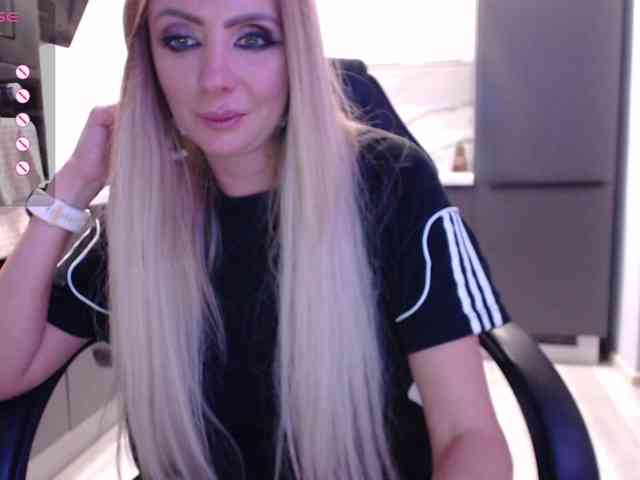 blondalina's live room