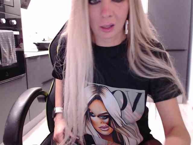 blondalina webcam