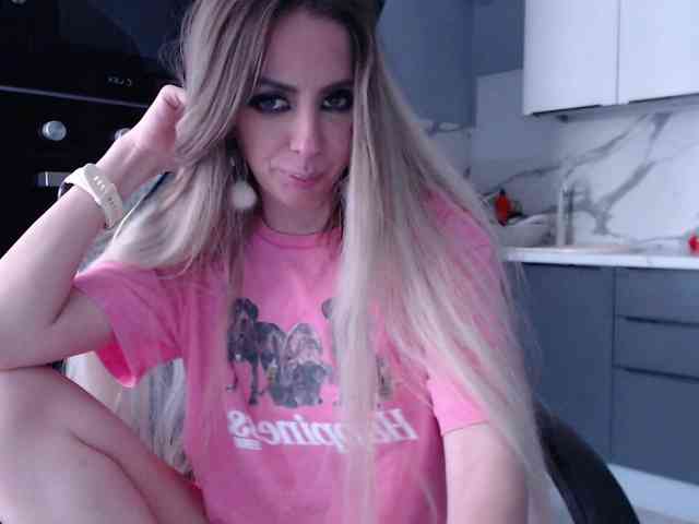 blondalina webcam