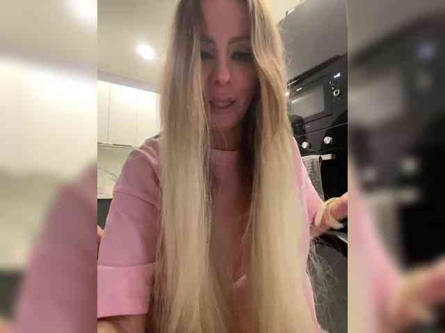 blondalina webcam
