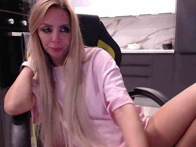 blondalina webcam