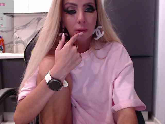 blondalina webcam
