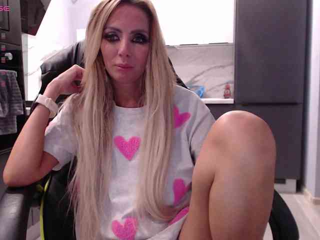blondalina webcam