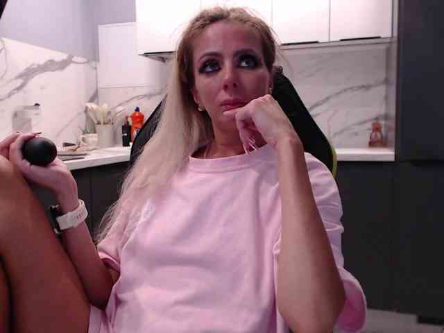 blondalina webcam