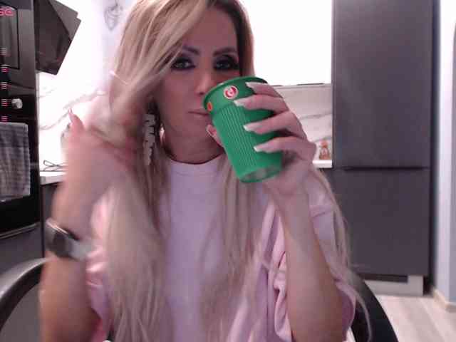 blondalina webcam