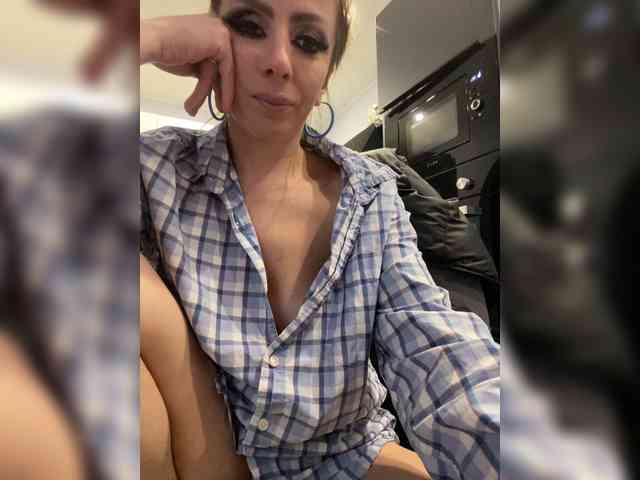 blondalina webcam