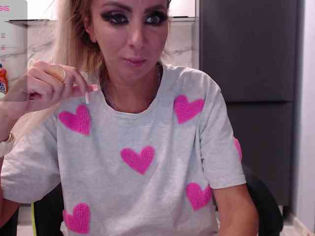 blondalina webcam