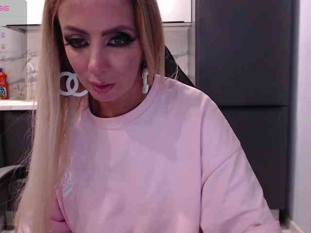 blondalina webcam
