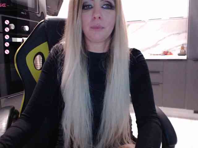blondalina webcam