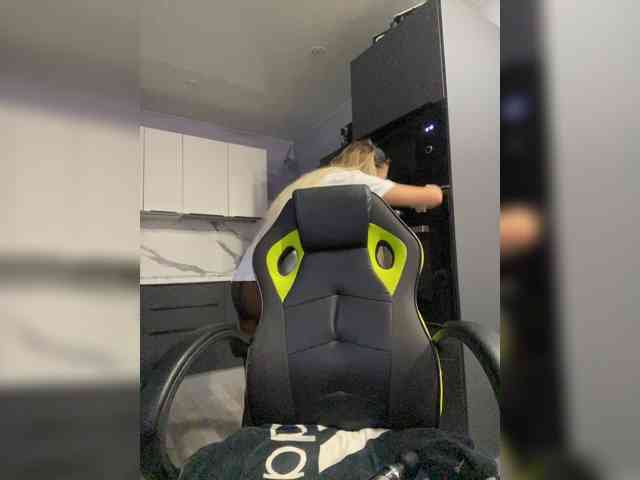 blondalina webcam