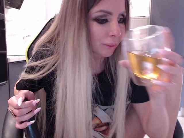 blondalina webcam