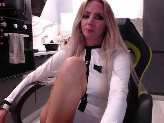 blondalina webcam