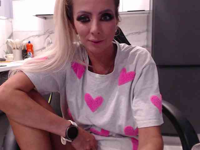 blondalina webcam