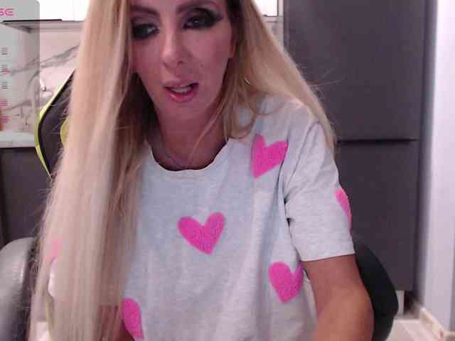 blondalina webcam
