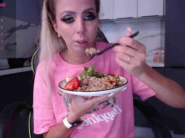 blondalina webcam