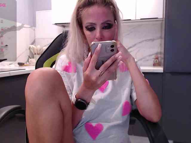 blondalina webcam