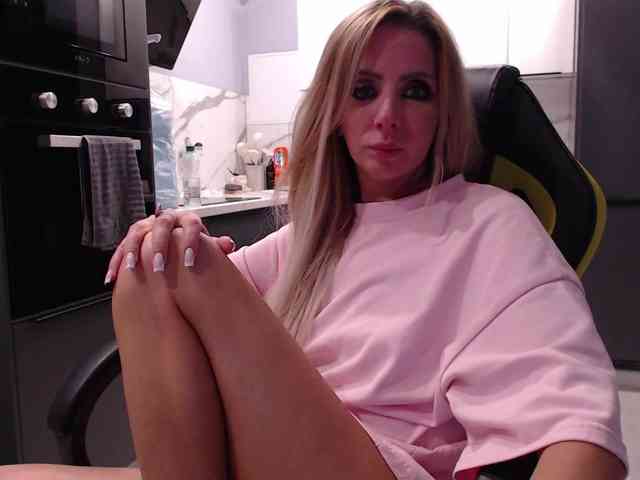 blondalina webcam