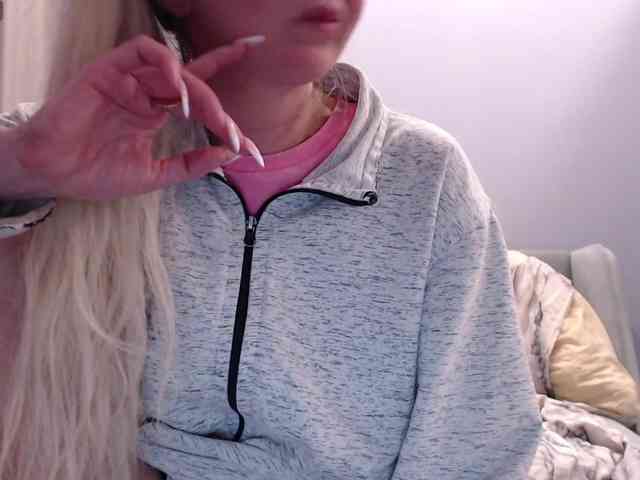 blondalina webcam