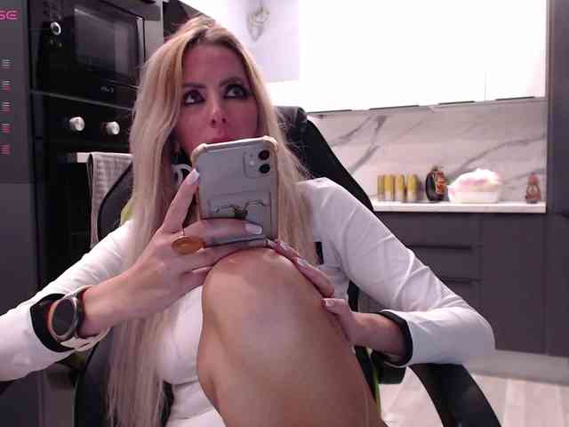 blondalina webcam