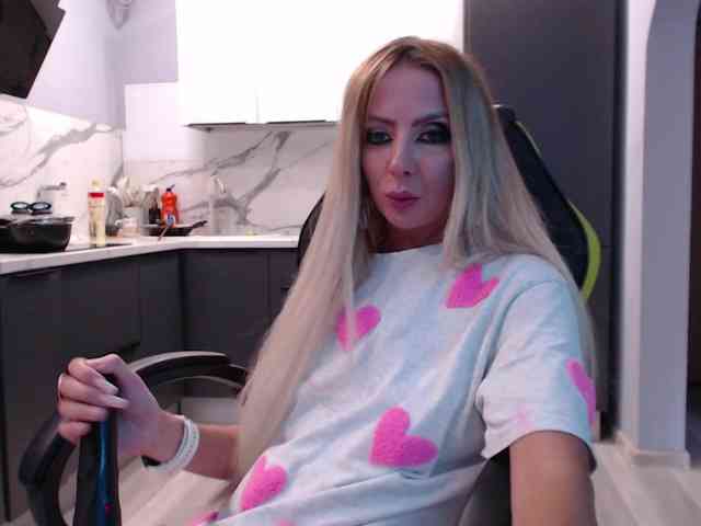 blondalina webcam