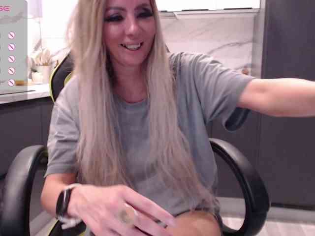 blondalina webcam