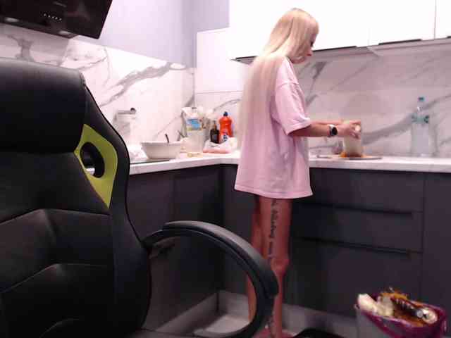 blondalina webcam
