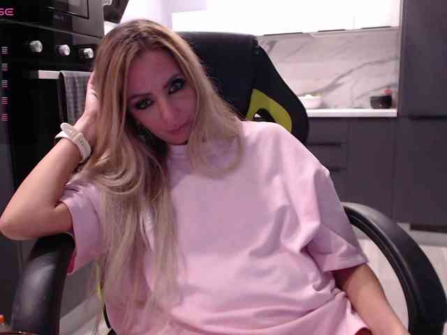 blondalina webcam