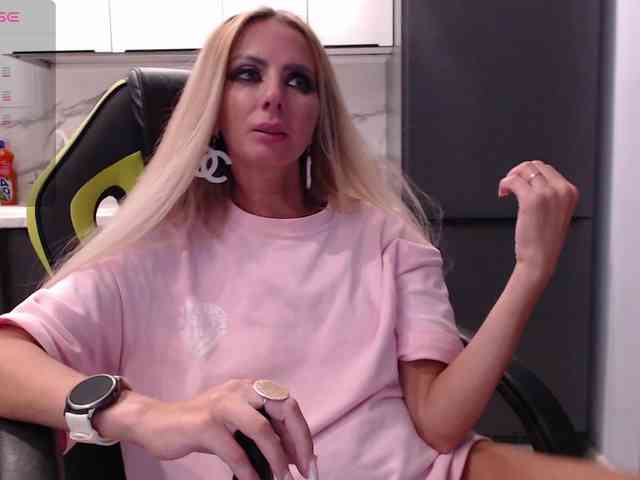 blondalina webcam