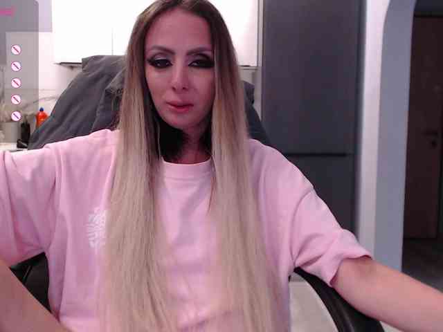 blondalina webcam