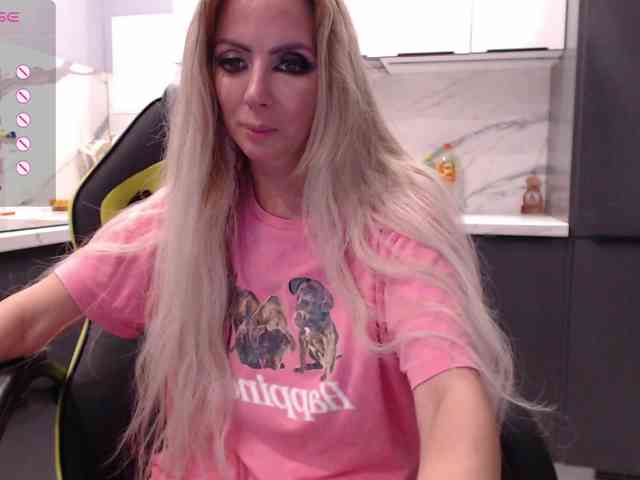 blondalina webcam