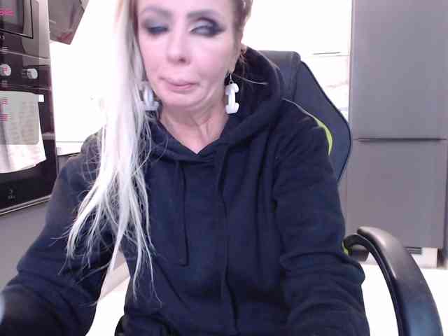 blondalina webcam
