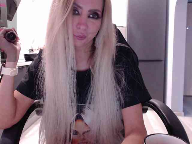 blondalina webcam