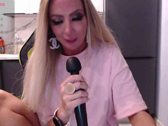 blondalina webcam