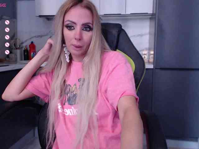 blondalina webcam