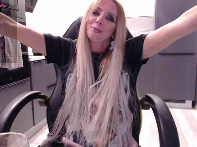 blondalina webcam