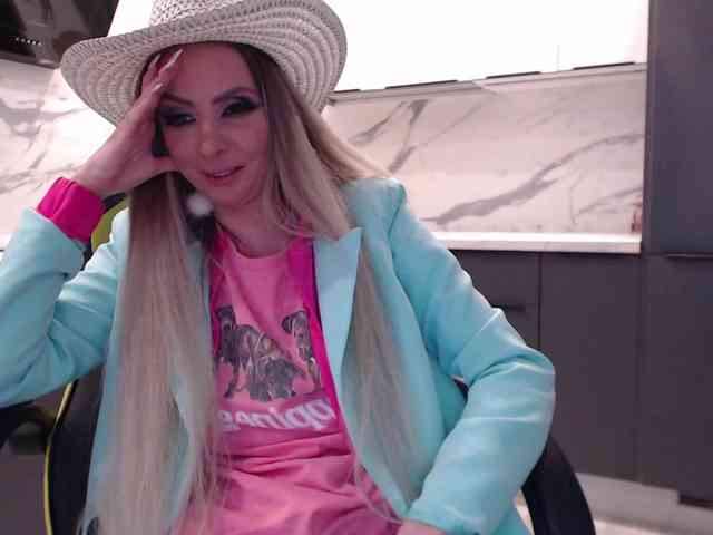 blondalina webcam