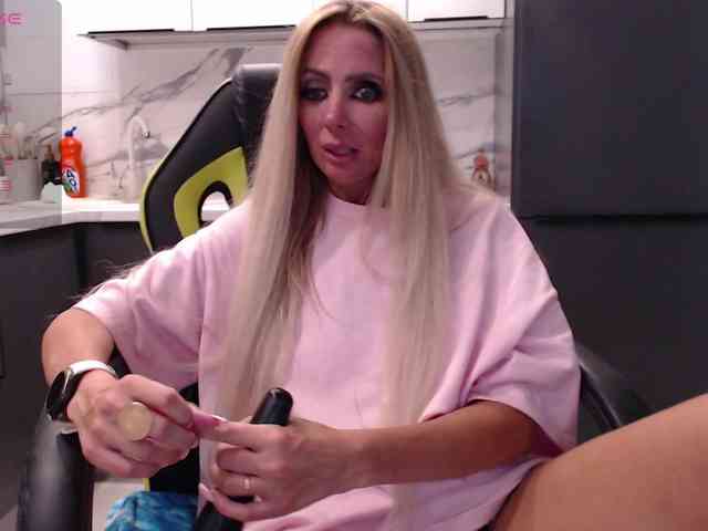 blondalina webcam