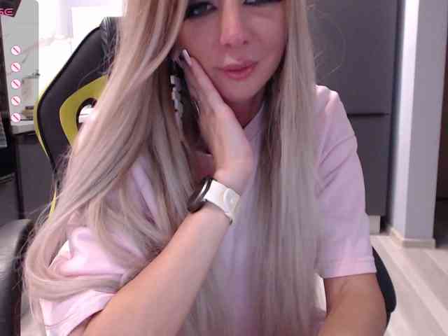 blondalina webcam