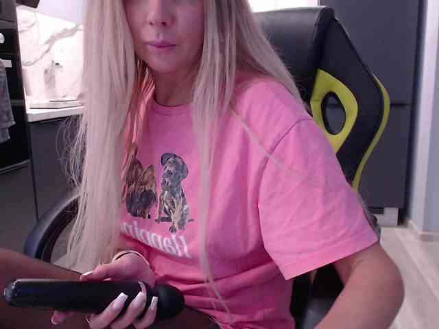 blondalina webcam