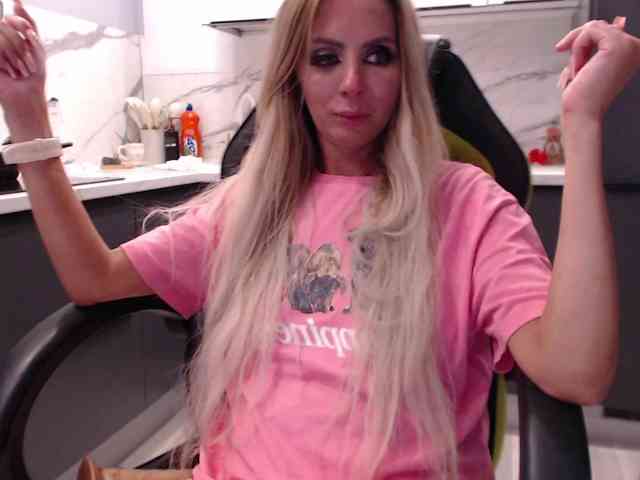 blondalina webcam