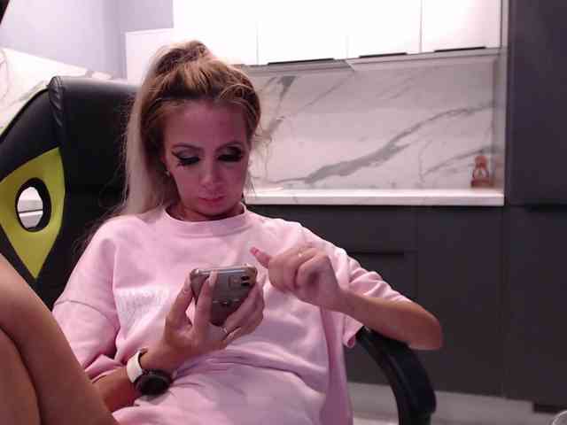 blondalina webcam
